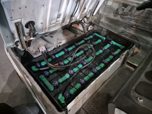 Lắp Đặt Bình Ắc Quy Xe Nâng LIFTTOP VTFL6 Cho Xe Nâng Komatsu FB15-12 Tại Vĩnh Phúc